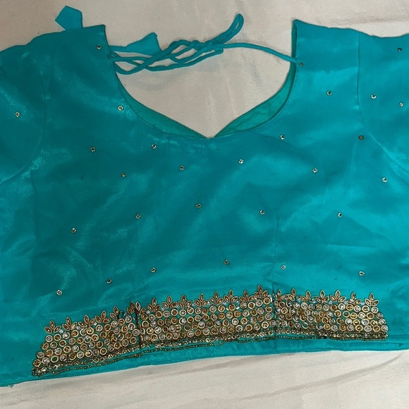 Elegant 2 Piece Sari & Accessories Outfit Turquoise Blue & Gold - Picture 7 of 17